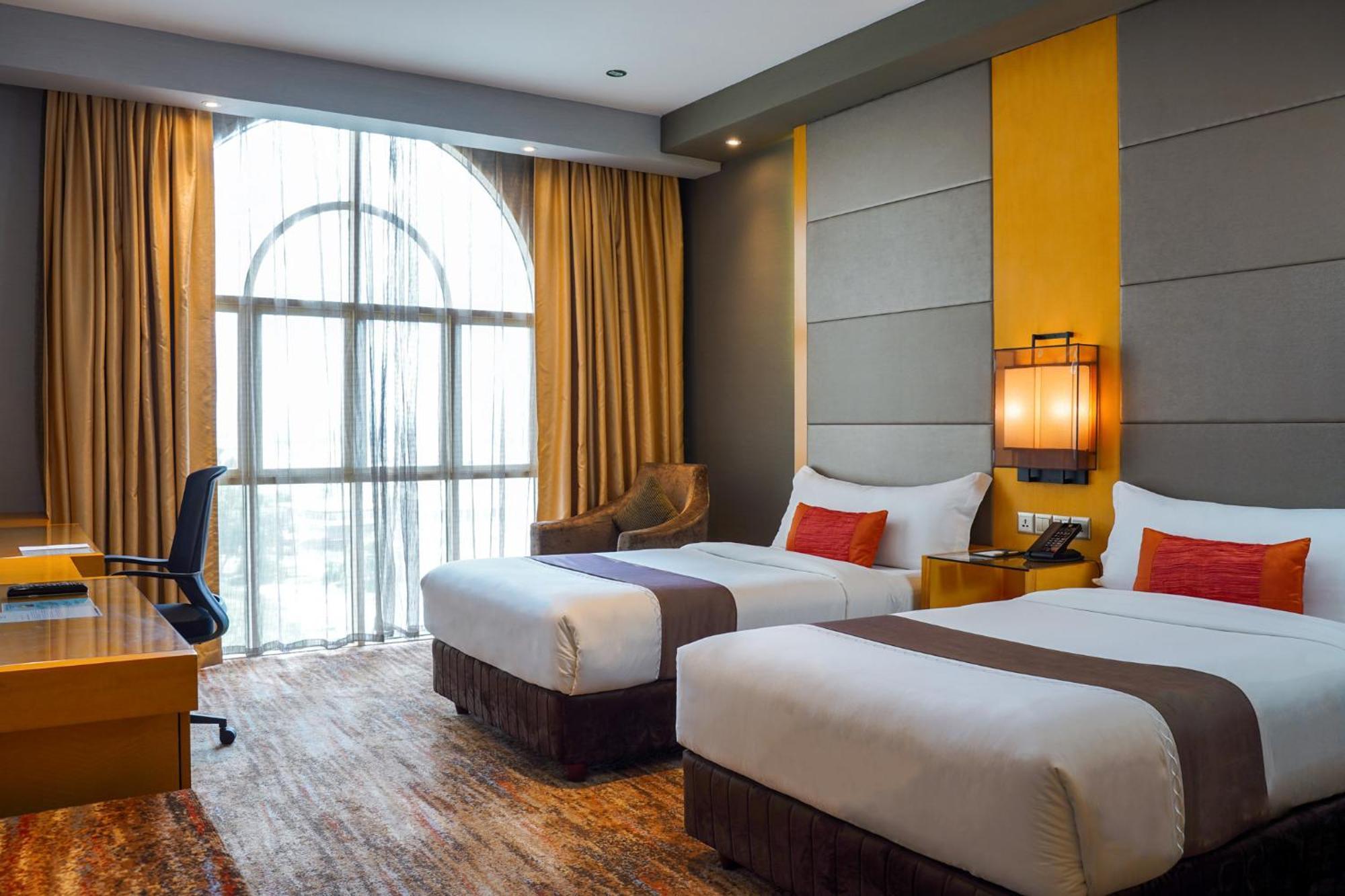 The Waterfront Hotel Kuching Dış mekan fotoğraf